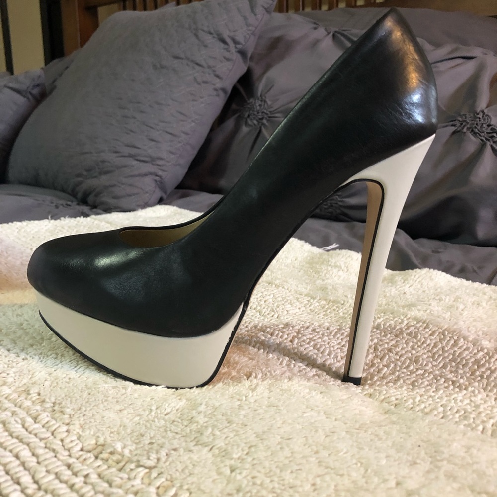 Retro feel... sexy two tone platform from Aldo.
